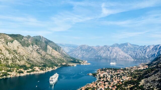モンテネグロ・コトルの湾を見下ろす絶景。shisan-tabiが“自由の設計”を意識し始めた新婚旅行の記憶。